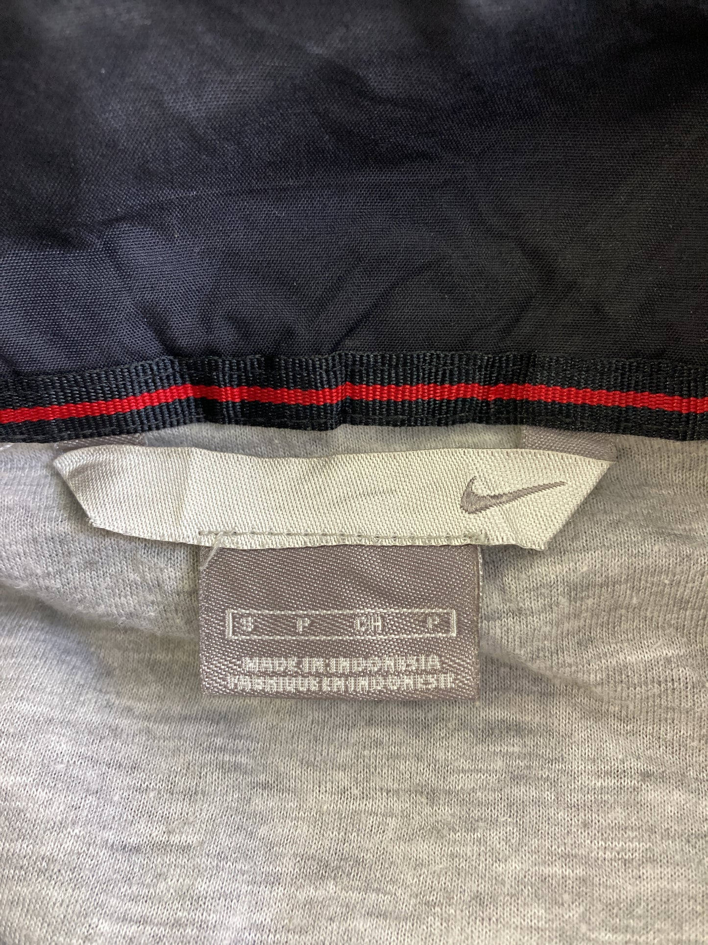 ナイロンジャケット