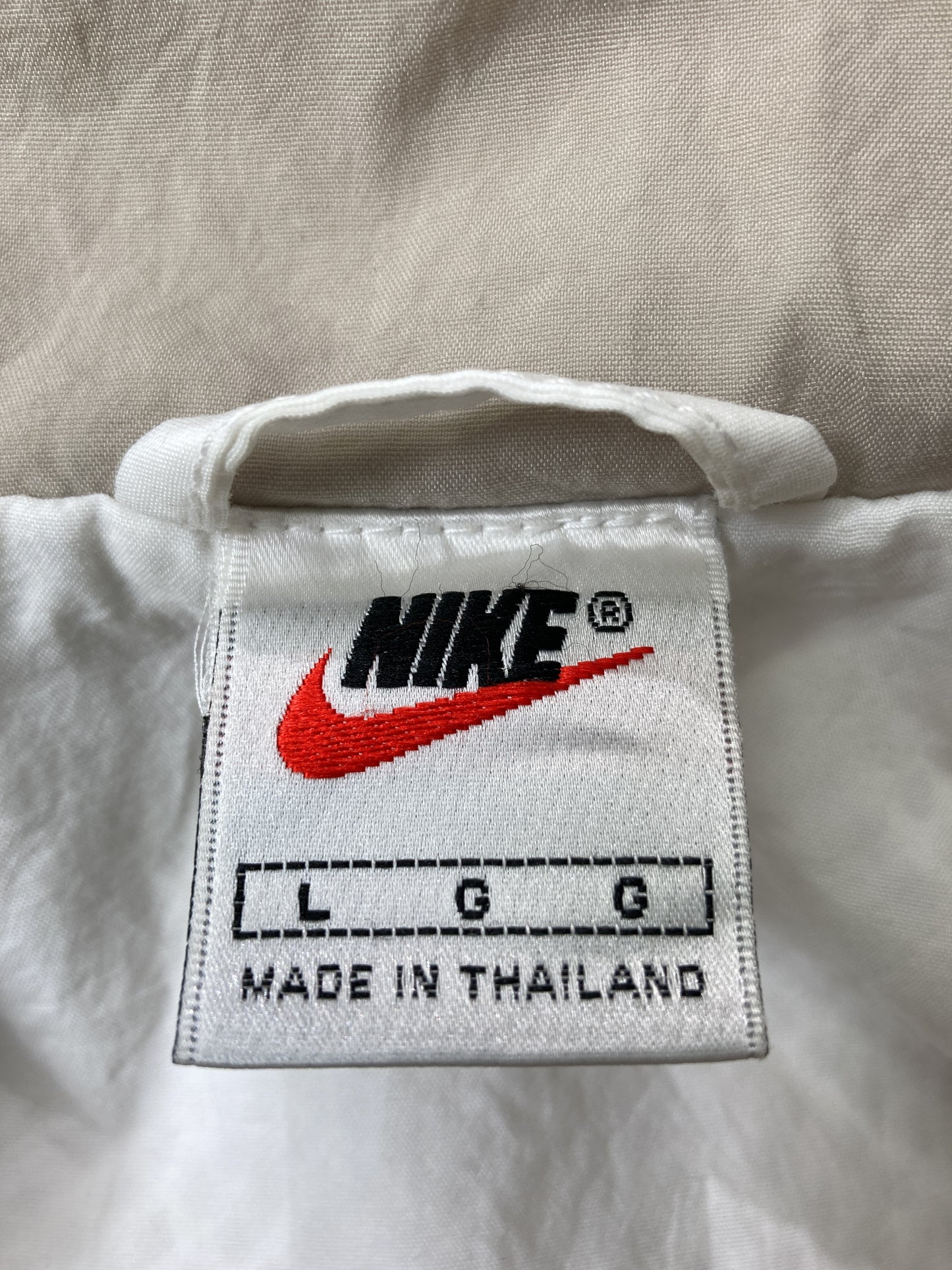 ナイロンジャケット