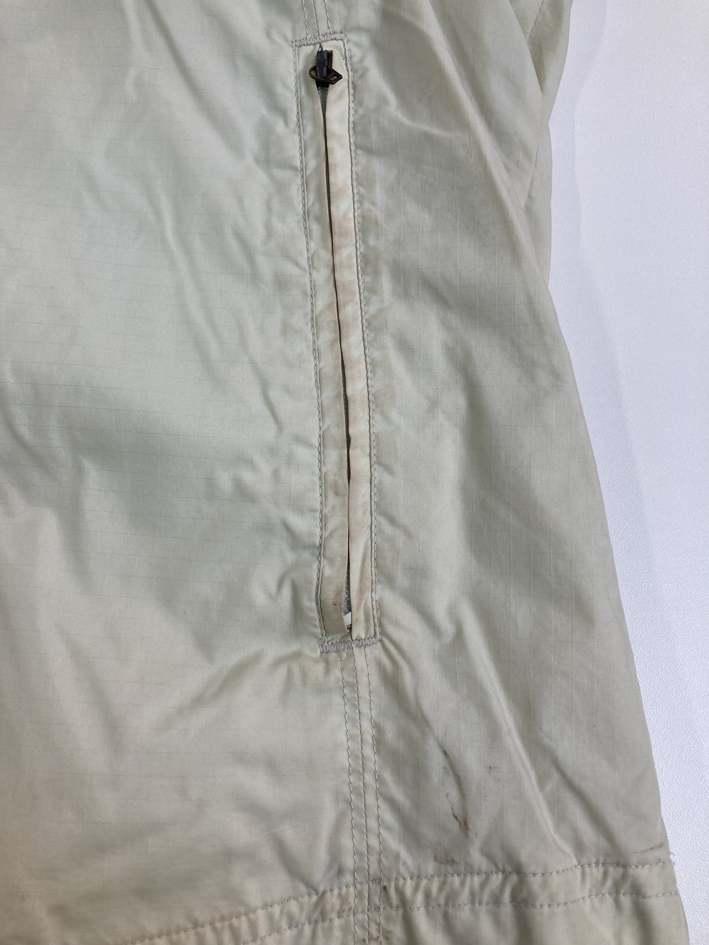 ナイロンジャケット