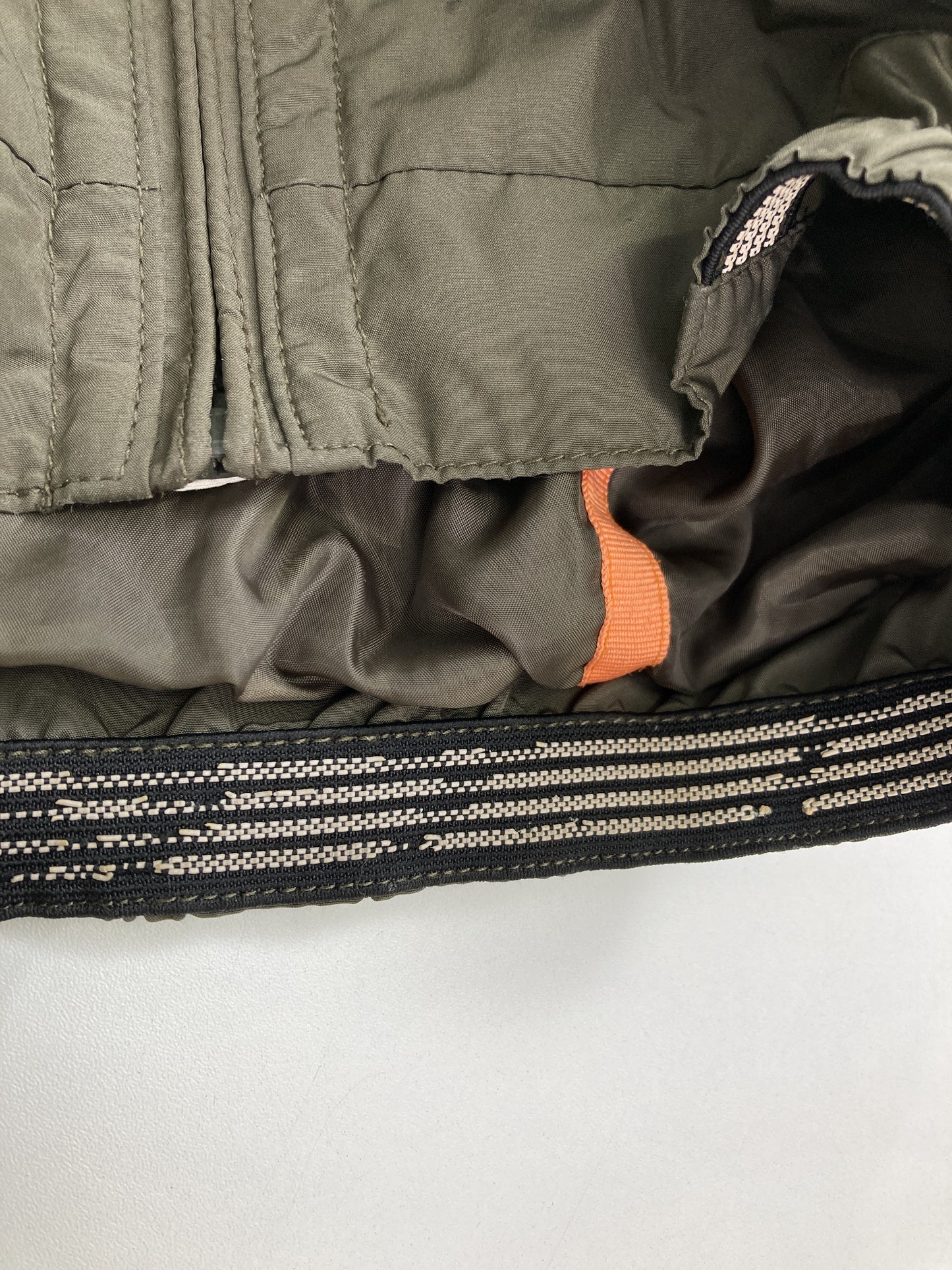 ナイロンジャケット