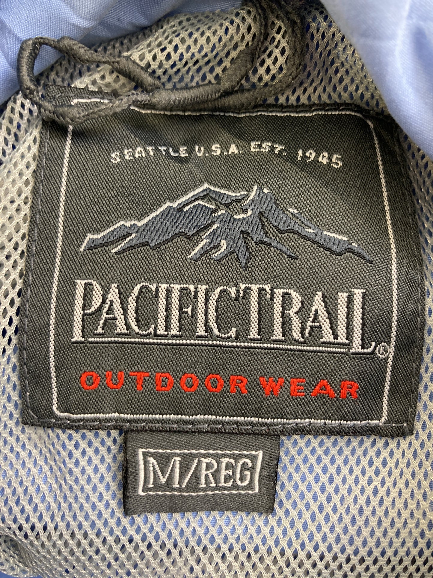 ナイロンジャケット