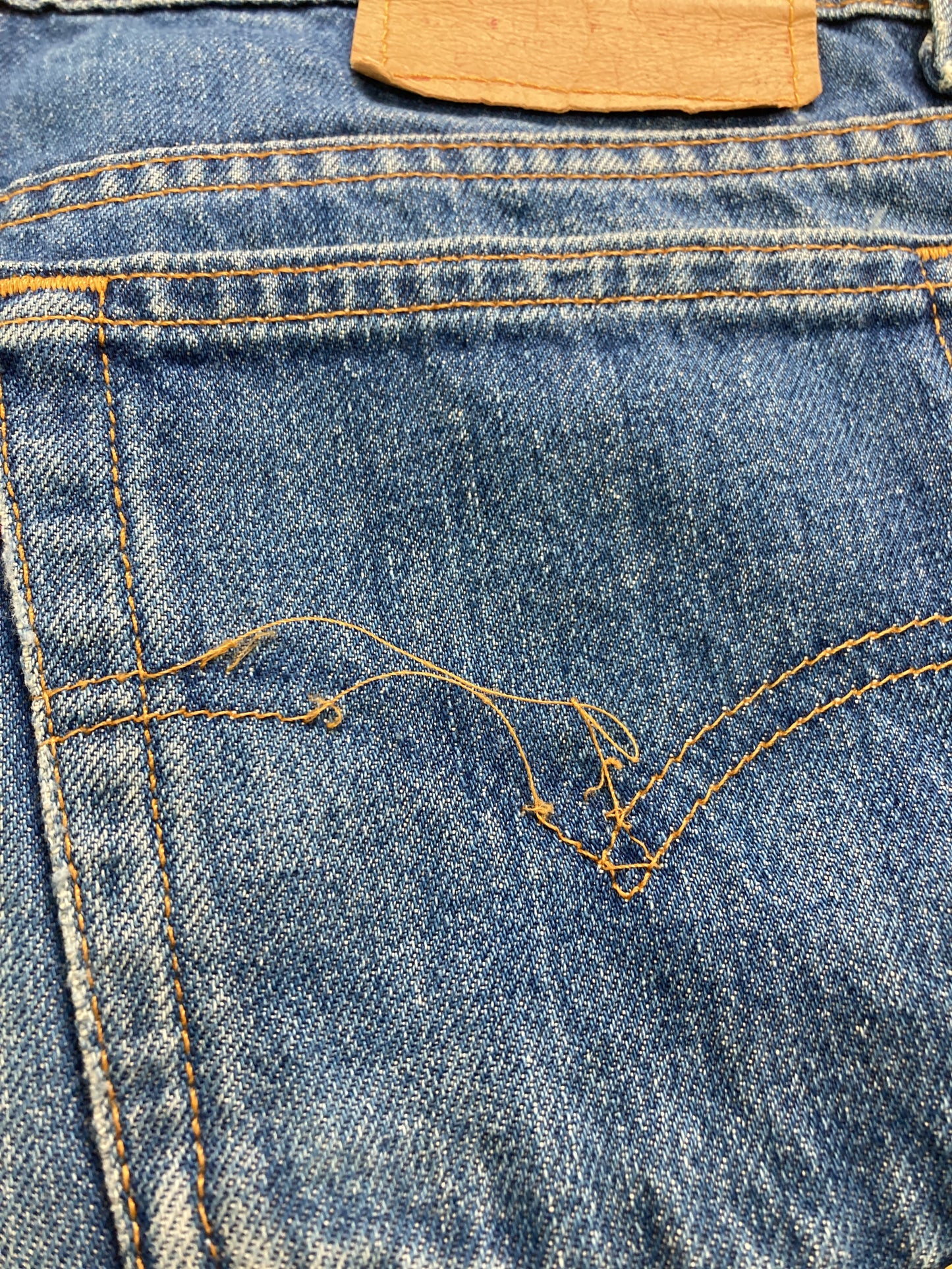 デニムパンツ