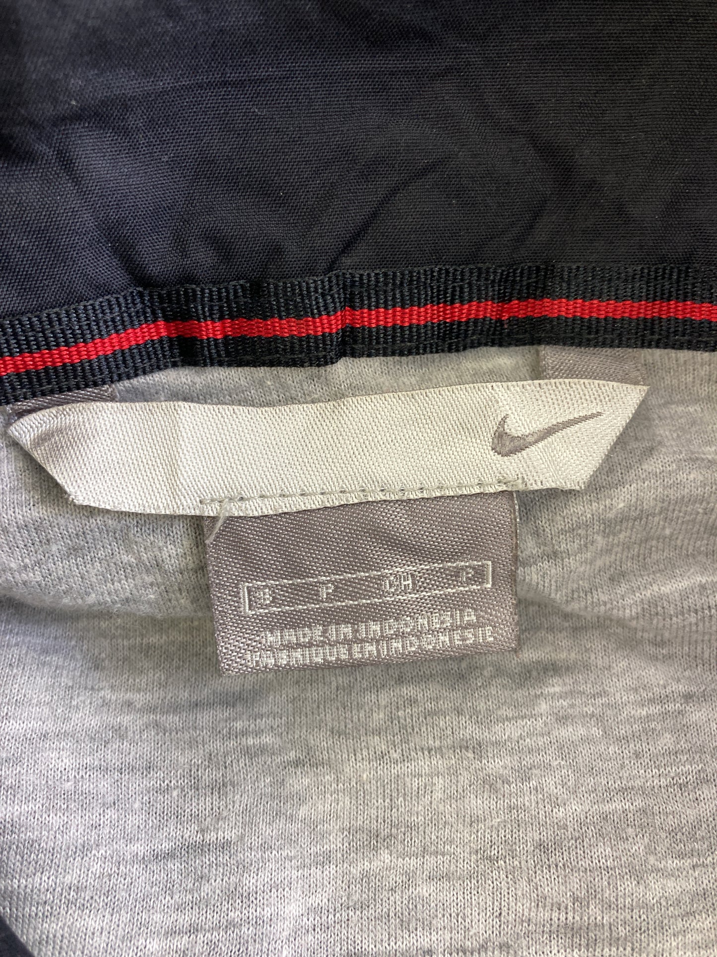 ナイロンジャケット