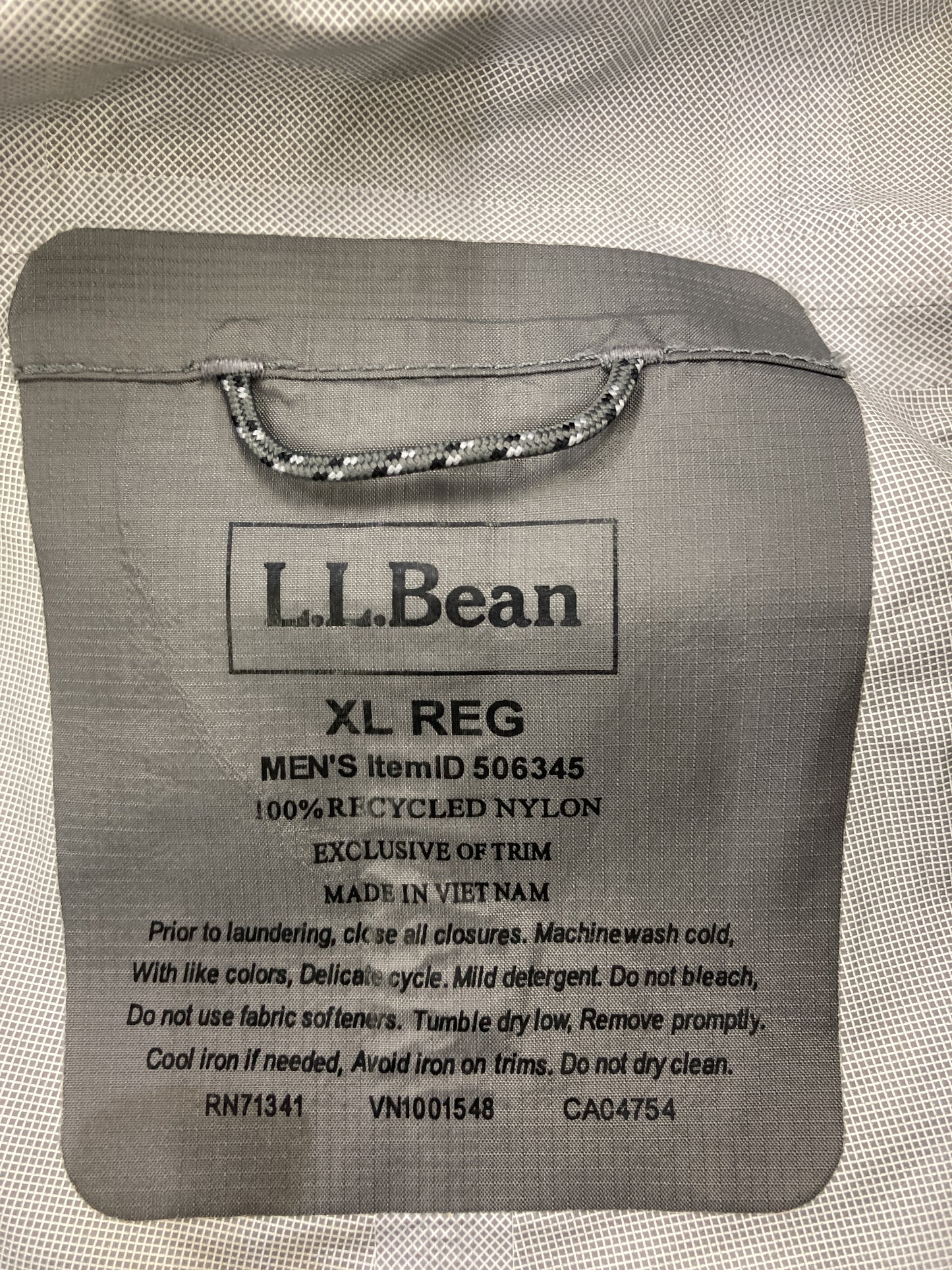 ナイロンジャケット