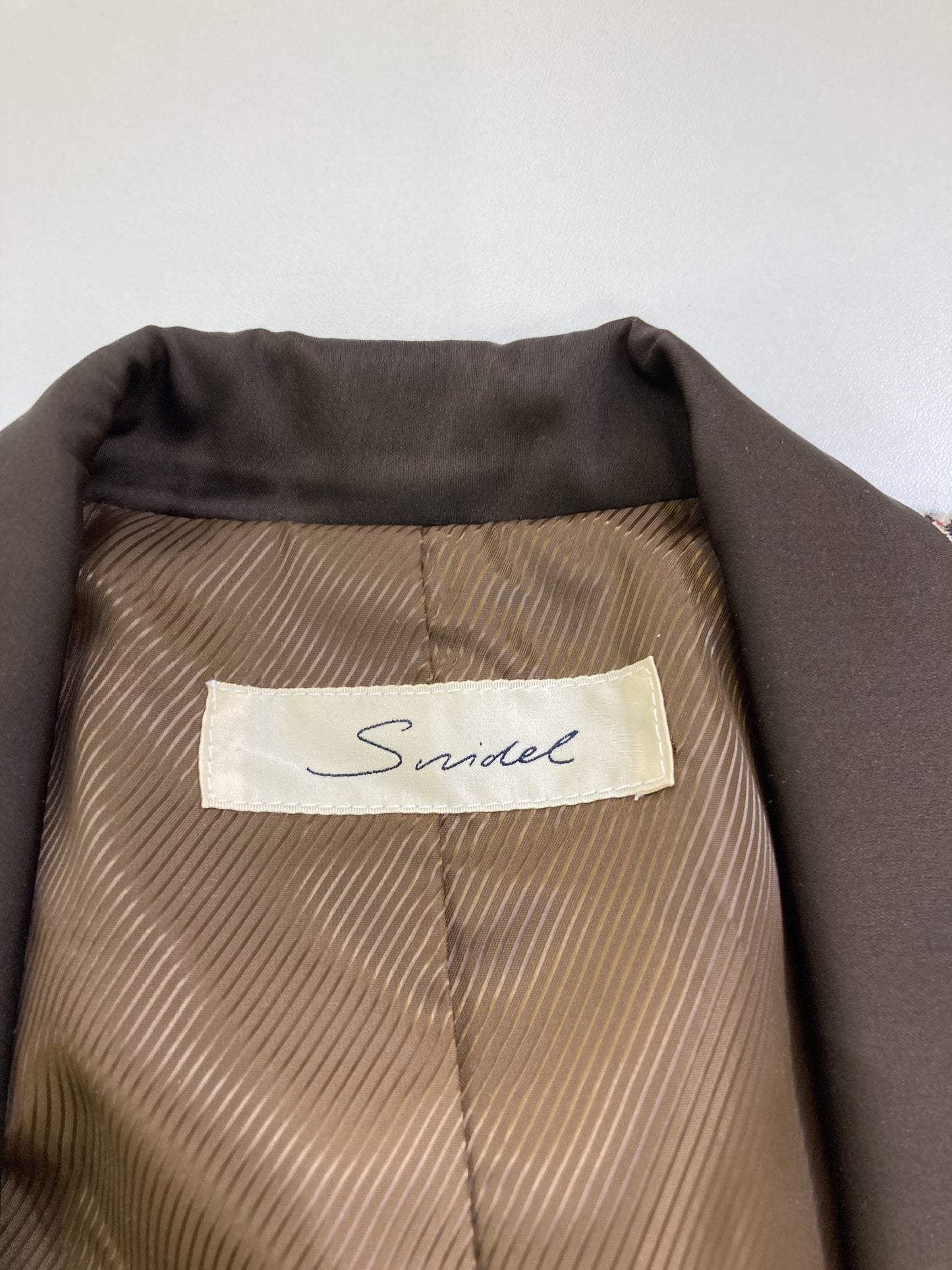 テーラードジャケット