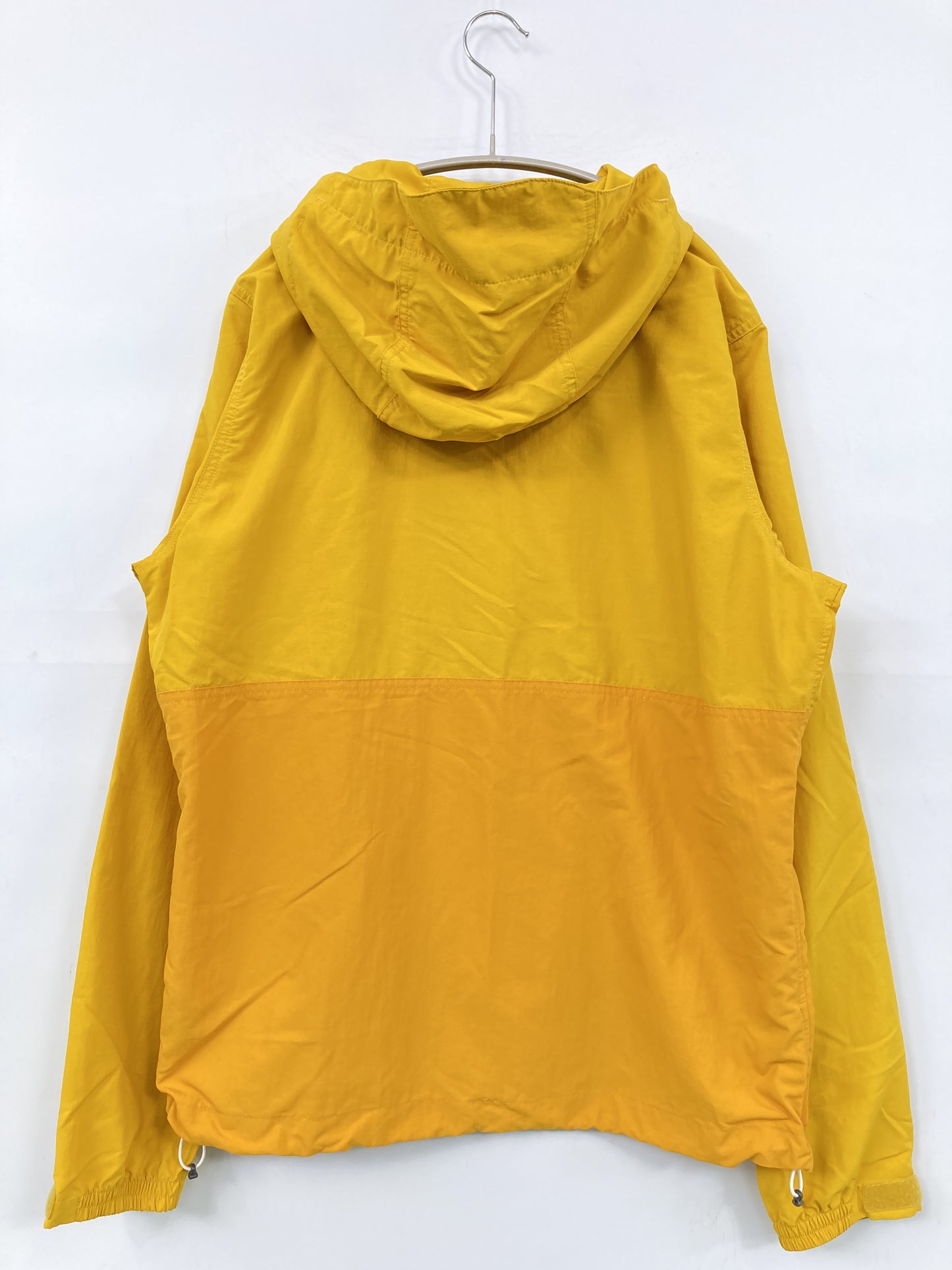 ナイロンジャケット