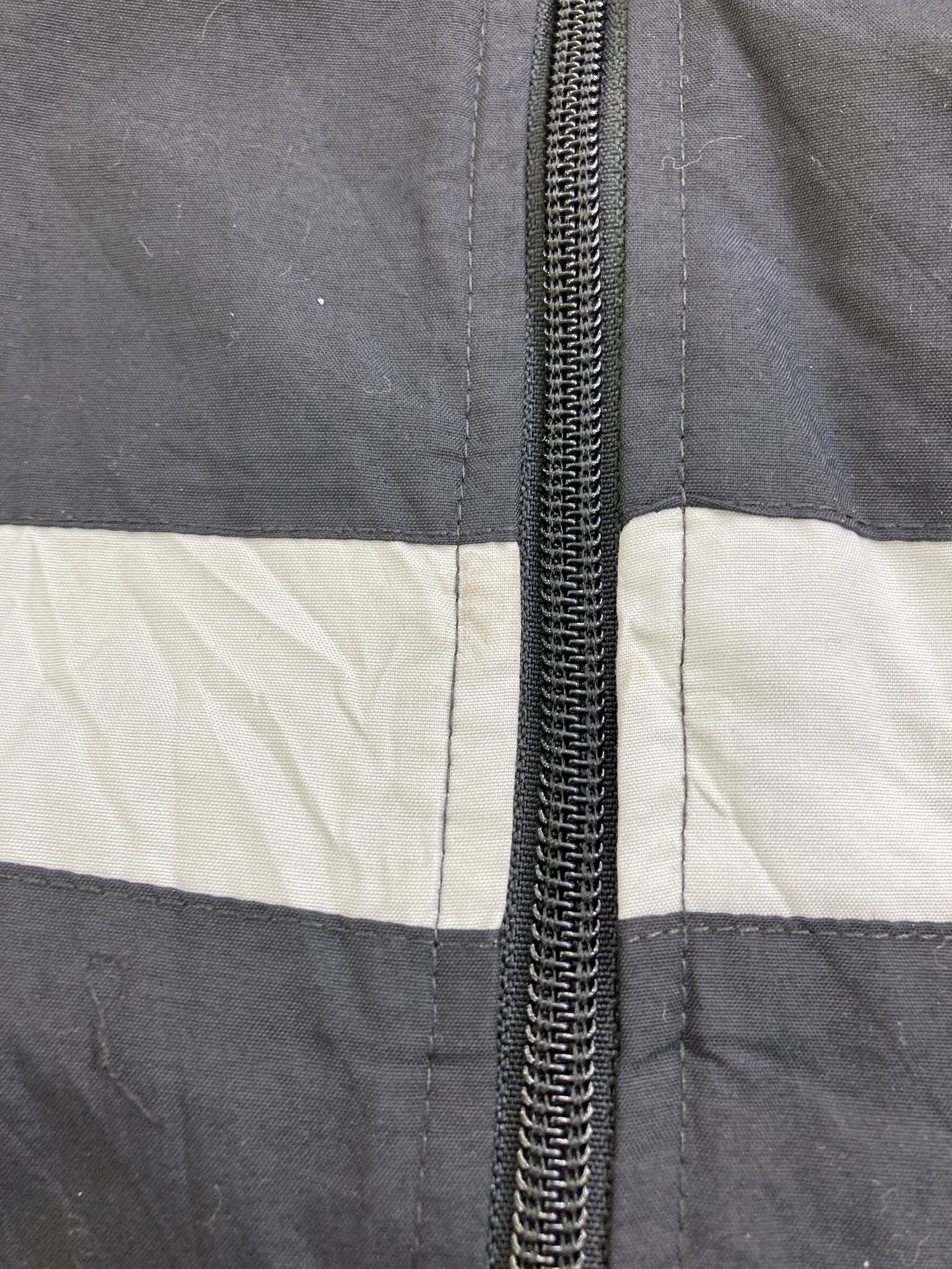 ナイロンジャケット