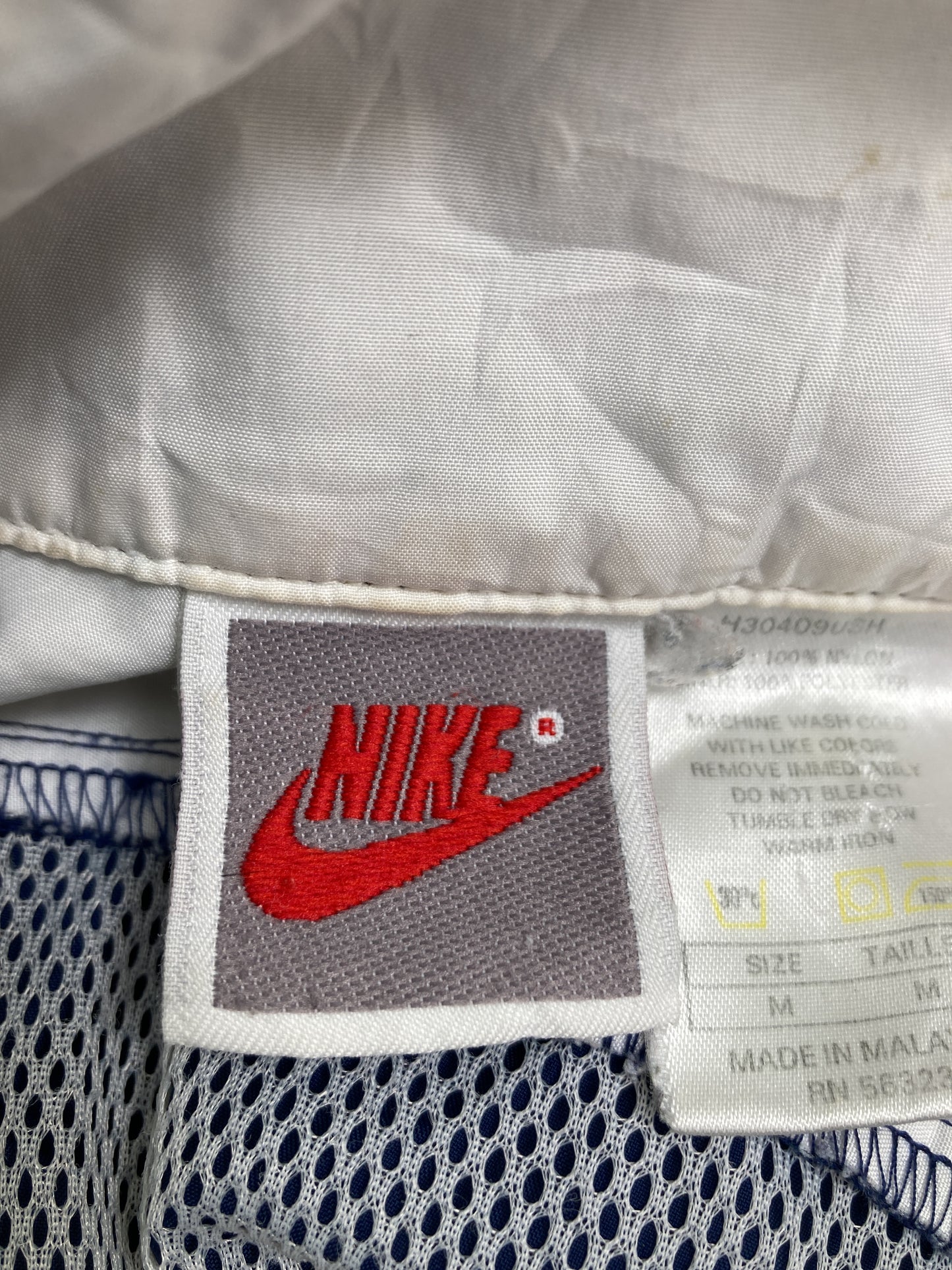 ナイロンジャケット