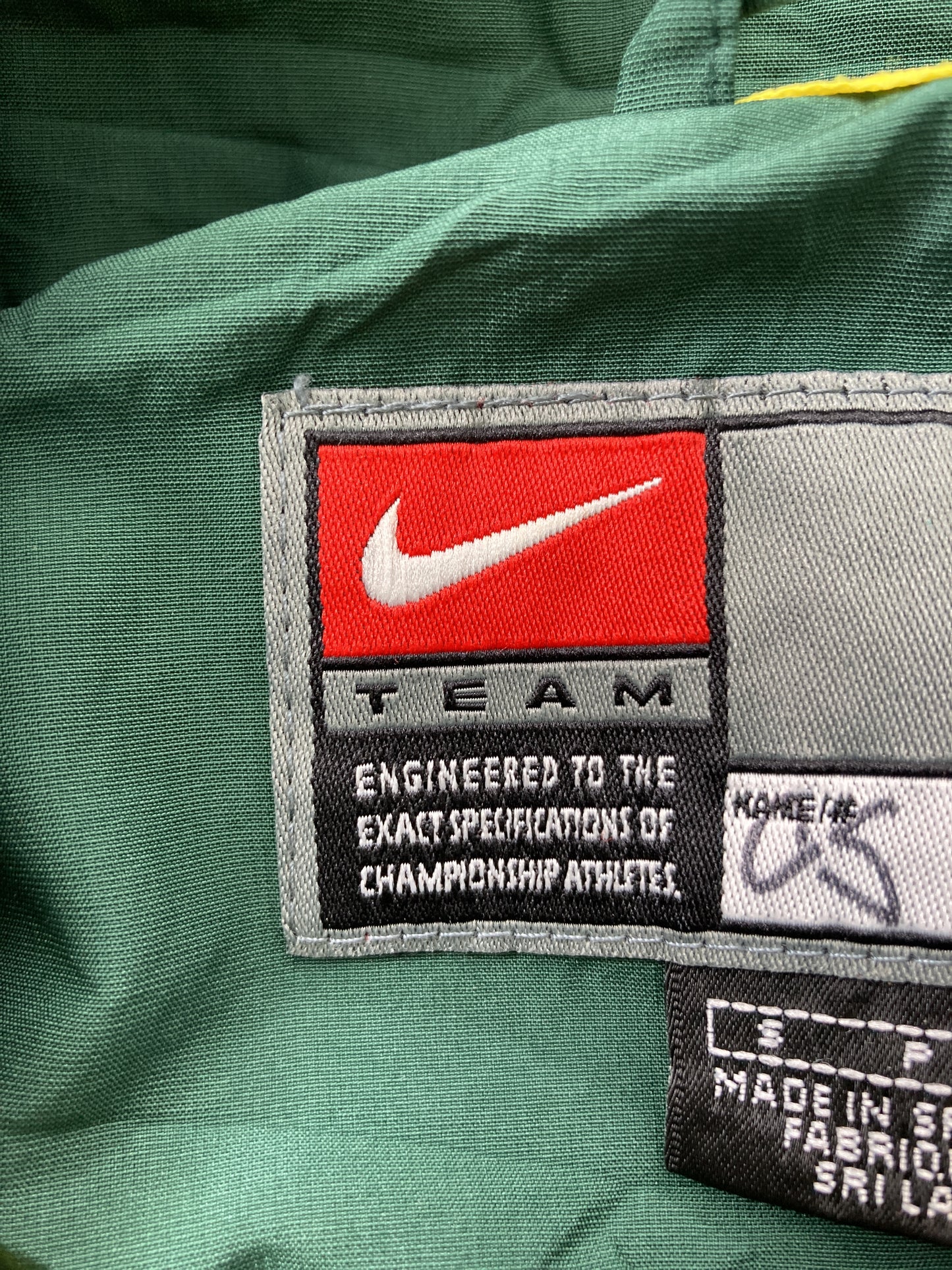 ナイロンジャケット