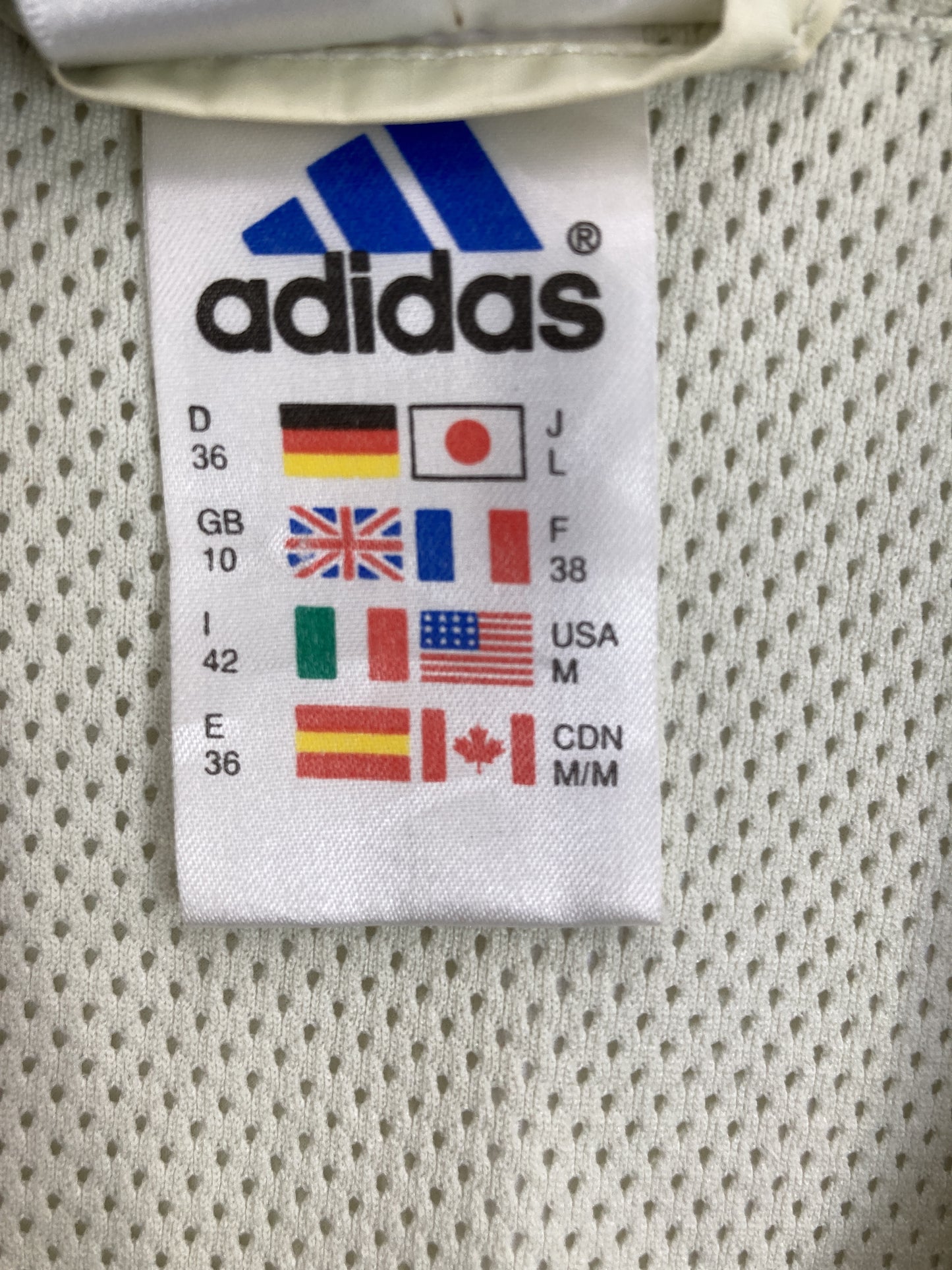 ナイロンジャケット