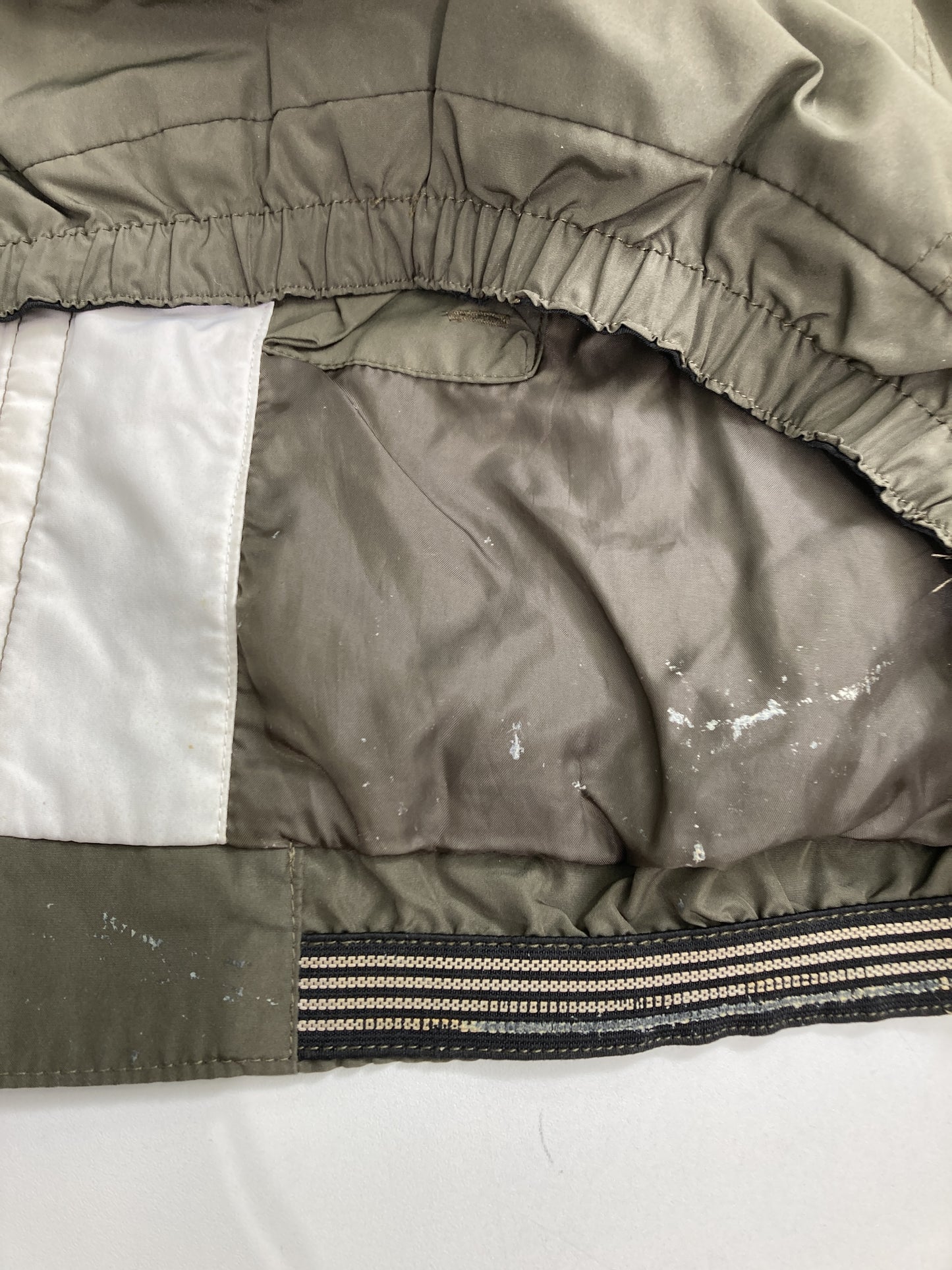 ナイロンジャケット