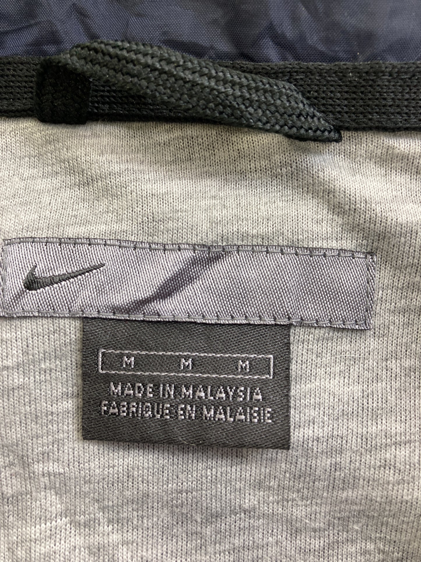 ナイロンジャケット