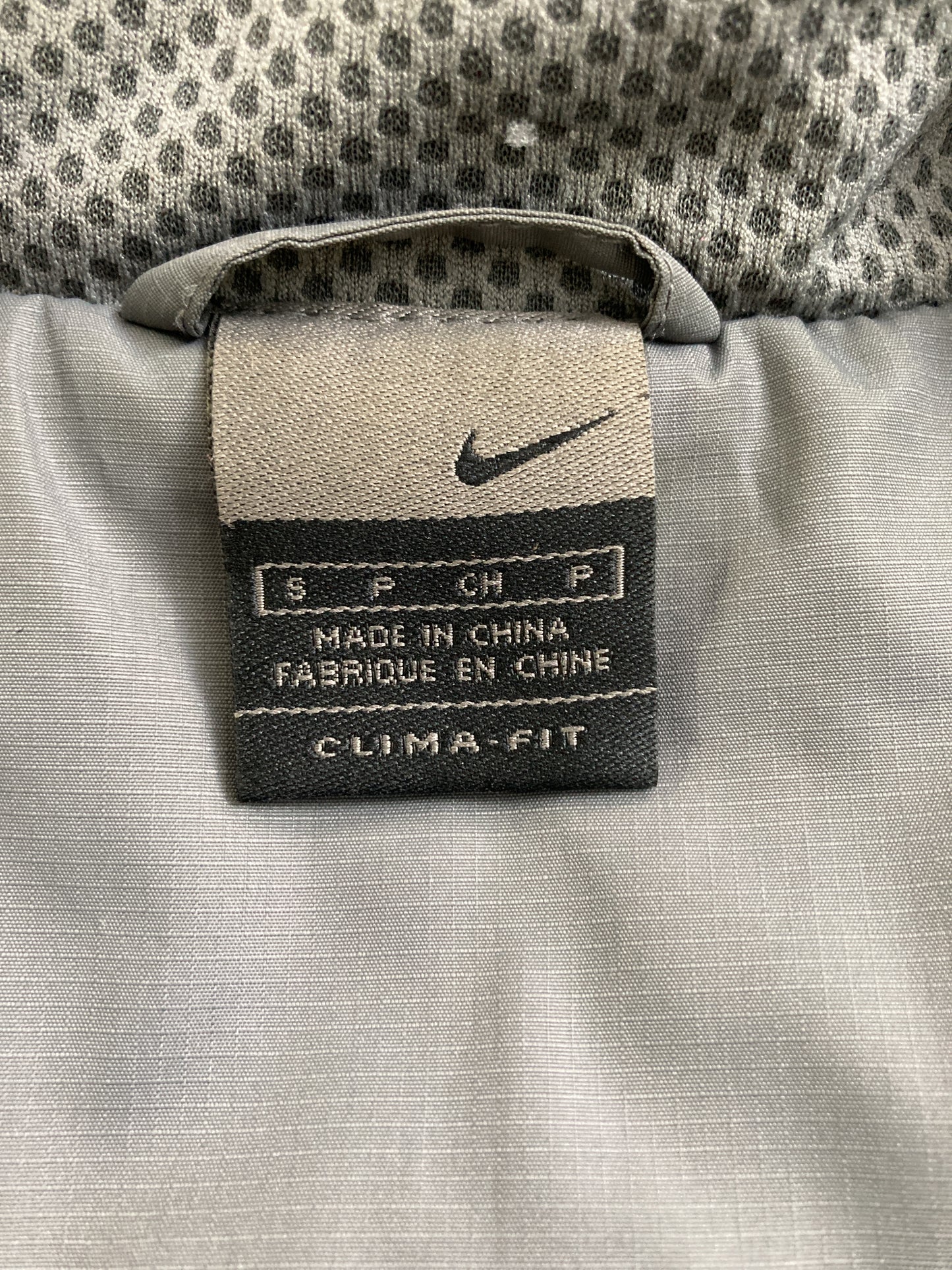 ナイロンジャケット