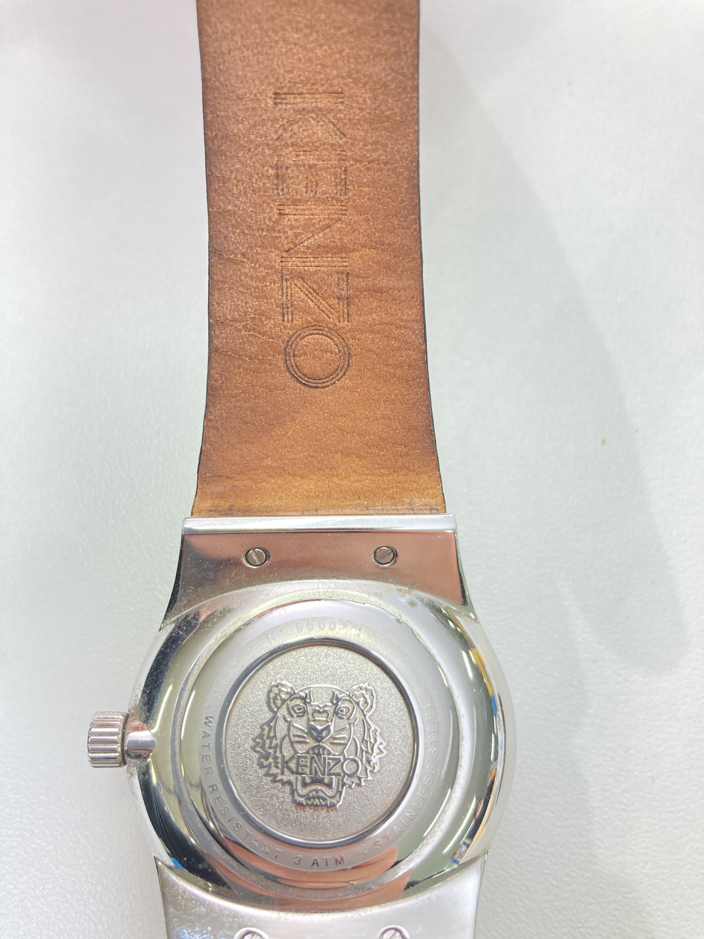 アナログ腕時計