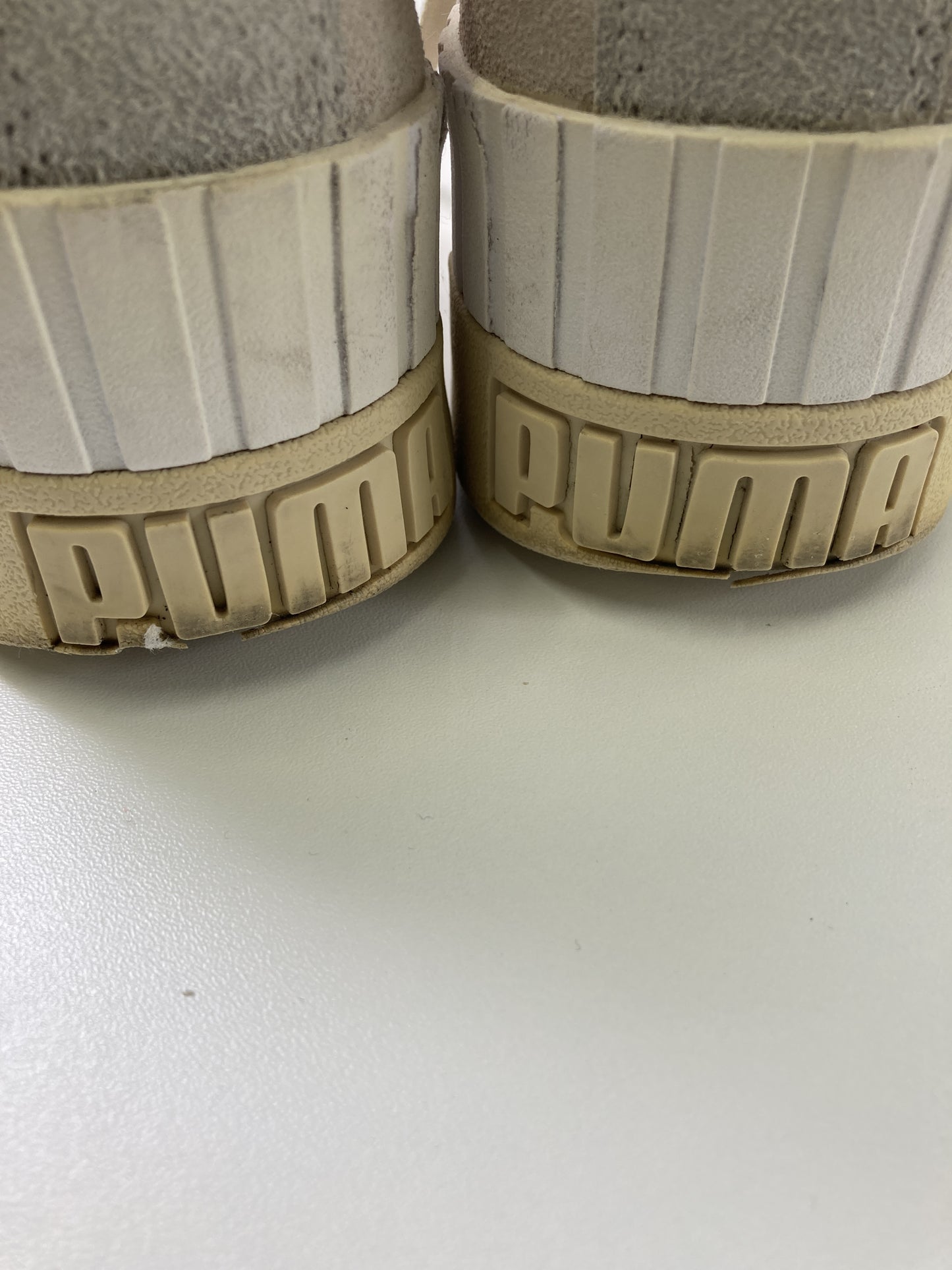 スニーカー
