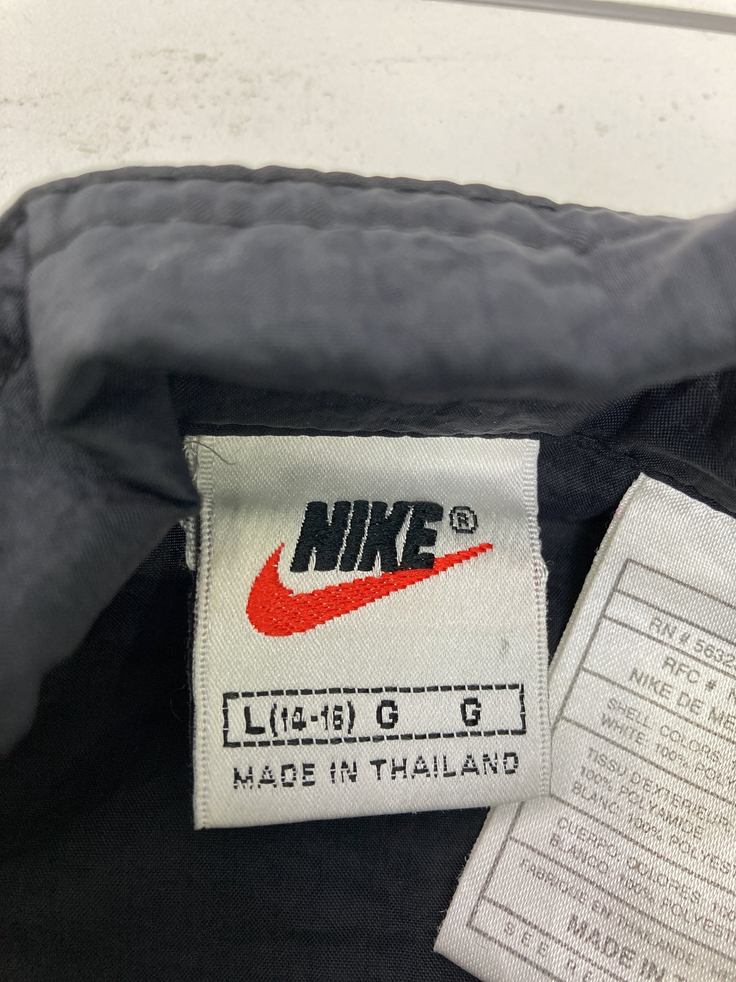 ナイロンジャケット