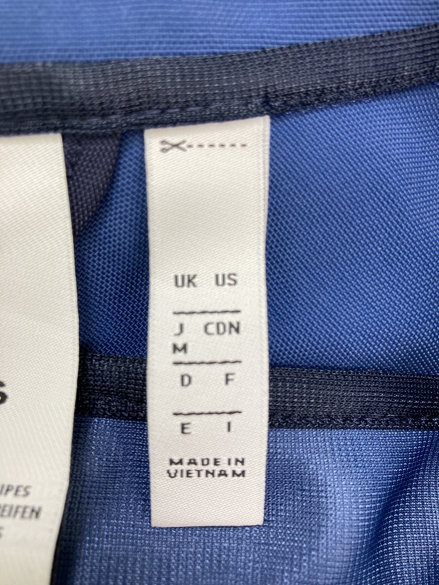 ナイロンジャケット