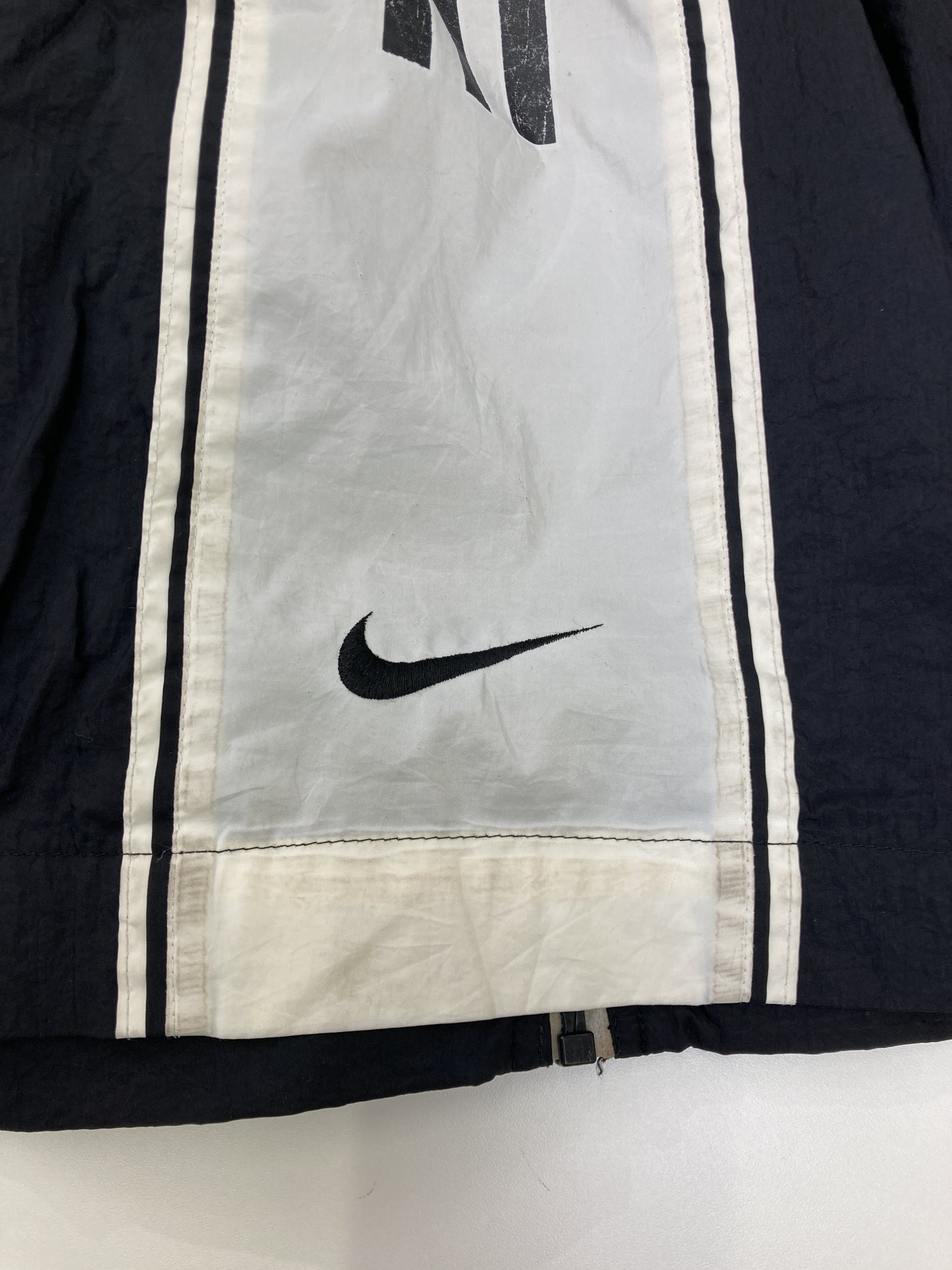 ナイロンジャケット